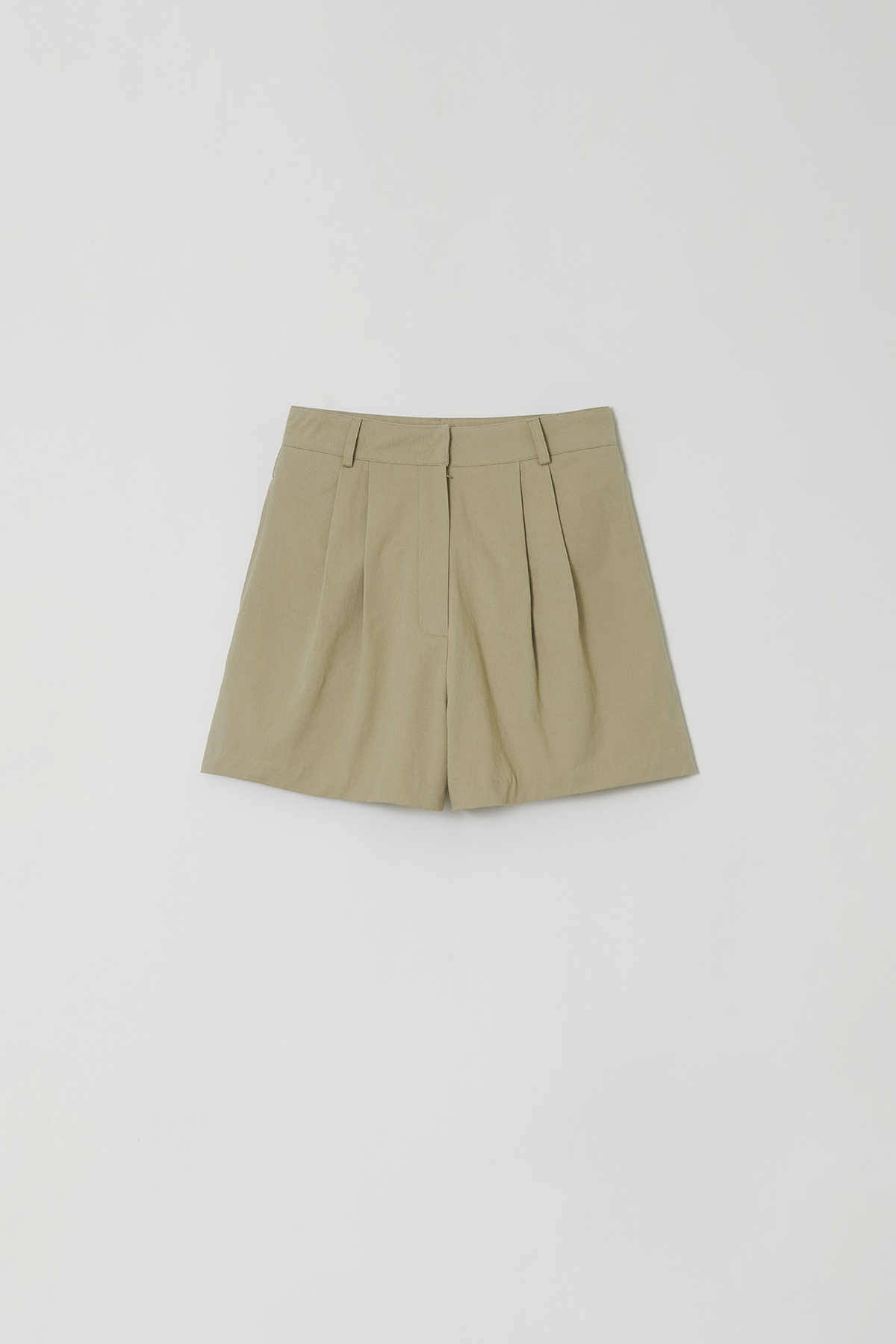 [NEW] TWO TUCK COTTON SHORTS, BEIGE